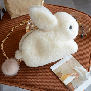 原创定制羊羔毛小兔子包小圆包 毛绒可爱单肩斜跨包白色羊皮手拿