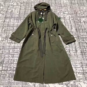 蒙口风衣