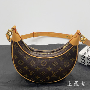 【王摆女】LouisVuitton LV/路易威登loop月牙包 豌豆包链条老花