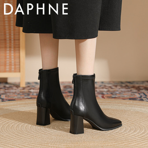 达芙妮棕色靴子女2023新款秋冬高跟配裙子的粗跟高级感炸街小短靴