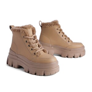 belle/百丽冬季新商场同款牛皮女马丁靴羊毛保暖毛里短靴w2k1ddd0