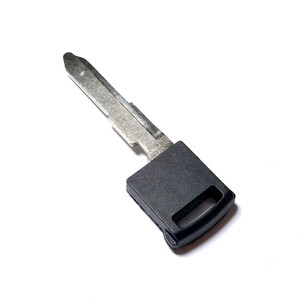 适用铃木智能卡小钥匙天语sx4智能卡小钥匙雨燕尚悦机械钥匙备用