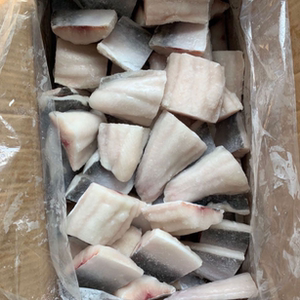 巴沙鱼块 无骨 新鲜冷冻 龙利鱼柳 带皮鱼块 巴沙鱼柳 20斤 包邮