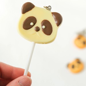 日本代购元祖食玩模型可爱小熊猫巧克力棒棒糖钥匙扣挂件包饰礼物