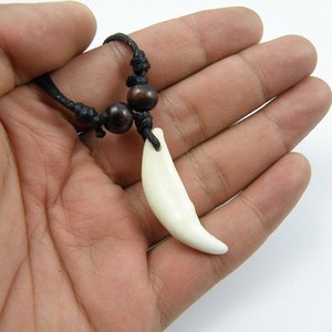 吴京同款民族风狗牙项链男士白色吊坠情侣配饰真黑狗牙项坠