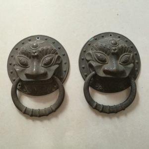 老的狮子形铜门环一对品相如图直径24.6cm铜质优包浆自然值得收藏