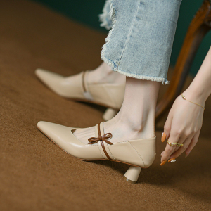 法式杏色单鞋赫本风2022年春季浅口粗跟今年流行的鞋子女玛丽珍鞋