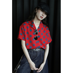 红色波点简约复古设计感短袖衬衫女夏季新款时尚旅游显瘦上衣衬衣