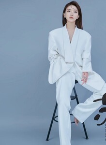 女士形象照西服套装结婚伴娘小西装婚纱照写真影楼拍照主题服装