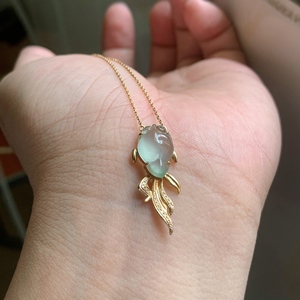 18k金镶嵌冰种金鱼翡翠吊坠年年有余天然a货缅甸老坑玉石高冰挂件