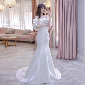 缎面婚纱2021新款气质一字肩轻婚纱简单高级出门纱鱼尾裙礼服拖尾