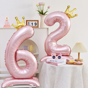 粉色站立皇冠复古珠光数字气球宝宝女孩生日周岁拍照背景场景装饰