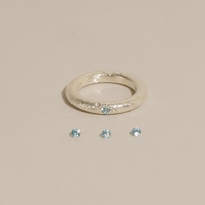 S925纯银肌理感海蓝宝石戒指女简约风纯银月球表面个性食指戒气质