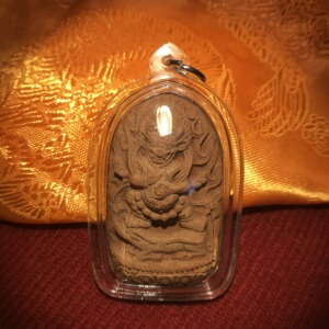 藏传庙供十世班禅阎魔敌法体老擦擦 十世班禅法体擦擦随身嘎乌