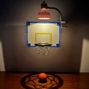 迷你篮球架小夜灯NBA球队创意桌面摆件小球框送喜欢篮球男生礼物