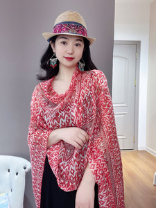 红色披肩女外搭配裙子云南民族风夏季薄款海边沙漠旅游防晒纱巾
