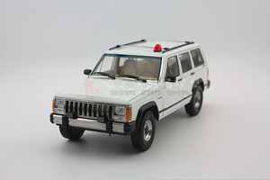 极光原厂1:18汽车模型 吉普小切诺基2500 jeep cherokee重案六组