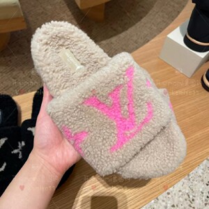 开心mami意国购lv 路易威登女款monogram 花卉羊毛泰迪平底凉拖鞋