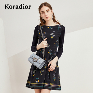 koradior/珂莱蒂尔品牌女装2019春装新款长袖修身印