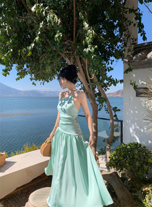 夏季新款泰国式三亚度假海约宴会缎面绑带边性感露背仙女绿长裙