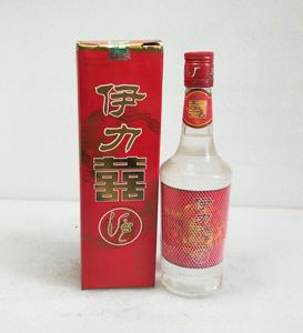 伊利酒2000年48度新疆名酒陈年老酒收藏酒国产浓香型白酒礼品酒