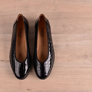 现|鳄鱼纹真的难买~经典0系列g版宽楦德国嘉宝女鞋gabor低跟单鞋