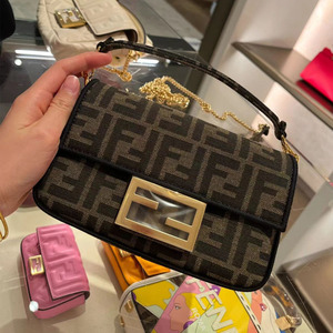 fendi/芬迪女包新款baguette经典老花ff法棍包链条包单肩包斜跨包