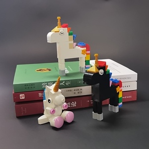 积木moc零件 圣诞萌系独角兽彩虹马冰箱贴 生日礼物 定制兼容乐高