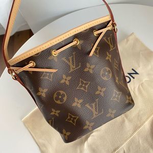 日本代购lv路易威登老花复古迷你抽绳nano noe水桶包斜挎包中古