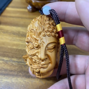 崖柏一念之间手把件佛头吊坠木质雕刻工艺品一念成佛一念成魔