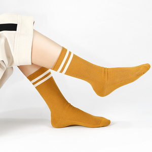 施雅日本秋冬季长筒袜纯棉条纹纯色学院风高筒防臭日系女袜百搭