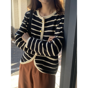 丁丁 fish 黑白条纹针织开衫外套女2022早秋韩版宽松慵懒薄款毛衣