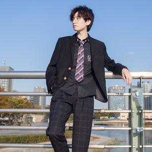 日系学院风西装男