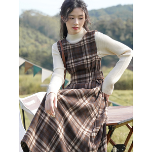 背心连衣裙女秋冬新款复古高腰格子毛呢背带裙无袖温柔配大衣长裙