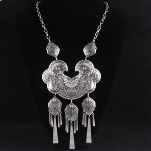 民族风苗银图腾夸张长项链彝族复古风长命锁吊坠挂件舞蹈摄影饰品