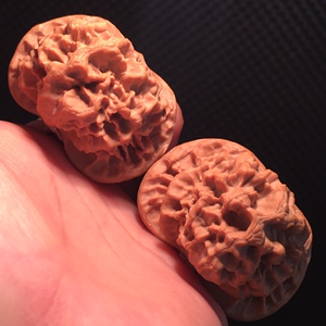 帝王狮子头文玩麻核桃