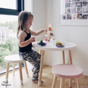 INS爆款儿童房实木桌椅圆凳圆桌摄影道具北欧风格家具宝宝游戏桌