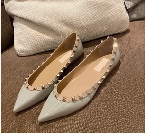 v家尖头铆钉平底鞋女平跟