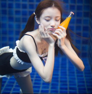 林小宅同款分体泳衣少女显瘦大小胸聚拢保守韩国小清新温泉游泳衣1人