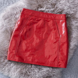 红色亮皮2021新款真皮皮裙女漆皮半身裙绵羊皮包臀一步裙短裙春款