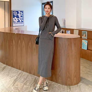 长袖连衣裙女韩版秋冬连帽卫衣裙长款过膝口袋加绒打底长裙
