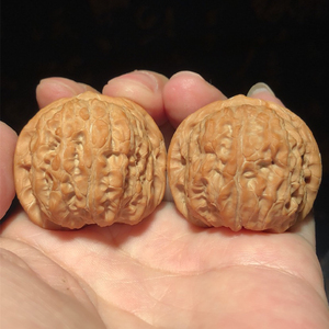 老戴文玩核桃血麒麟狮子头