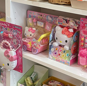现日本正品hellokitty过家家甜品屋婴儿车微缩景观食玩小玩具套组