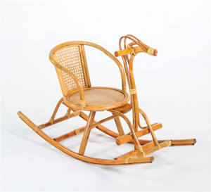 八十年代老旧木马儿童摇摇椅藤制小摇椅怀旧老物件设计摆设道具