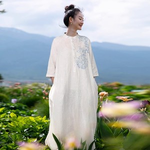 新中式清冷感禅意连衣裙大码2024夏季新款棉麻袍子女士白色仙女裙