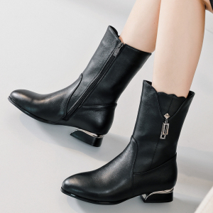 2021新款秋冬真皮靴子女中筒靴单靴平跟平底短靴加绒马靴大码女靴