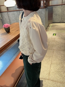 韩国女装代购秋季温柔甜美风立体花朵网纱蕾丝拼接泡泡袖套头卫衣