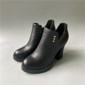 公牛世家秋冬新款女靴真皮鞋欧美时装靴高跟粗跟百搭时尚女裸靴