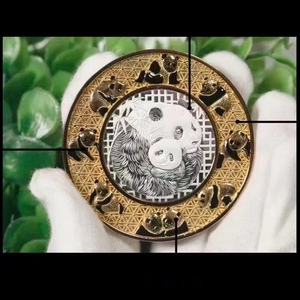 上海造币 熊猫金币发型40周年花丝珐琅纪念章