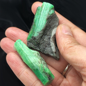 祖母绿原石天然